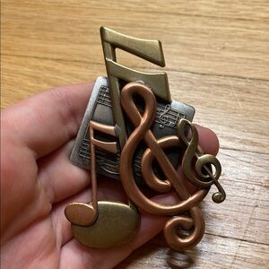 K&T Musical Note Brooch in Silver